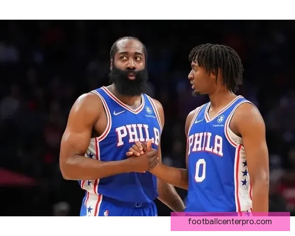 76人队新赛季阵容曝光 球迷期待哈登与恩比德合作突破困境